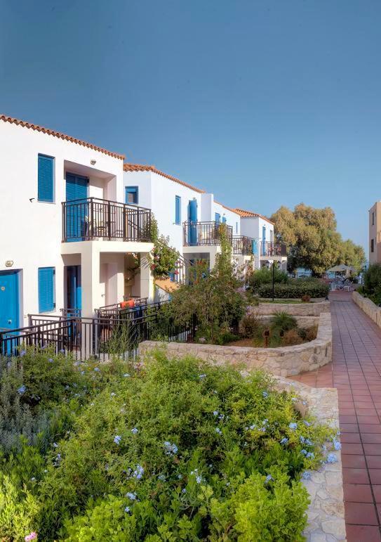 Margarita Beach Hotel Agia Marina  Exterior photo